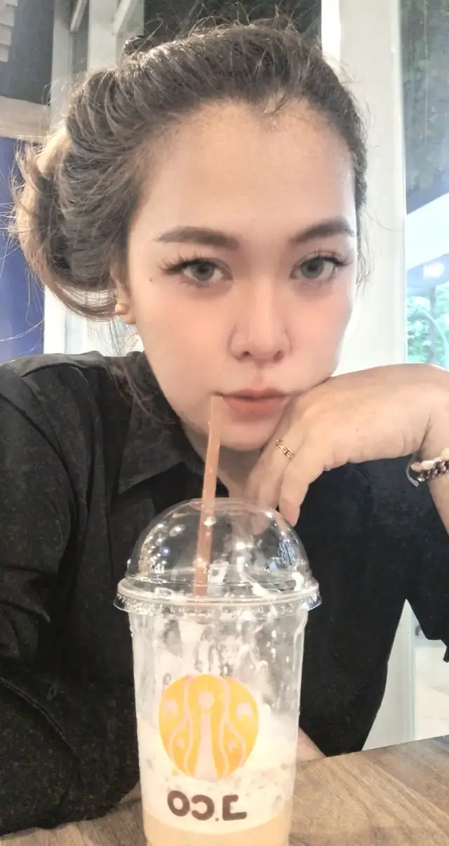 #gadisbali #ngopisantuy #jco #fotoestetik #fyp 