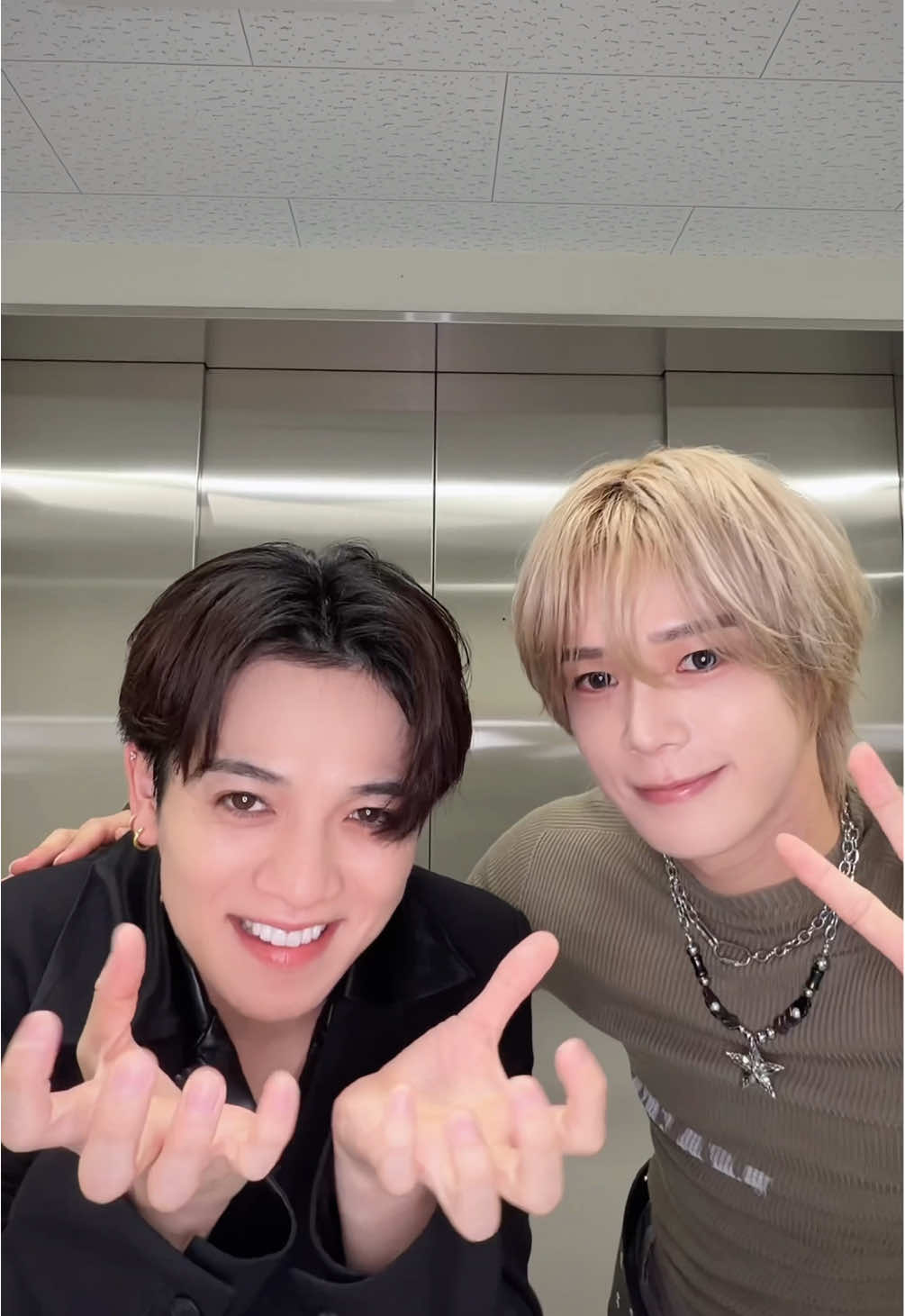 Bring me back to life🖤 with #宮近海斗 @Travis Japan #TravisJapan #BacktoLife #andTEAM #K