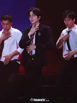 Eliot-sexyback #EliotHuang #HuangXing #Desire4 