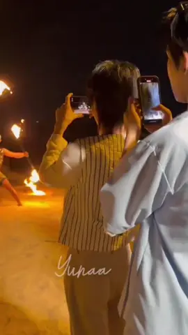 Ảnh quan tâm Bồ ảnh thôi! Sợ lửa trúng em vội kéo em ra {Cre on vid} #auausave #อู่อู๋เซฟ #auautnp #savewrg 