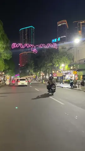 aku kamu dan tunjungan😌 #citylight #tunjungan #surabaya #fypシ゚ #fypage 