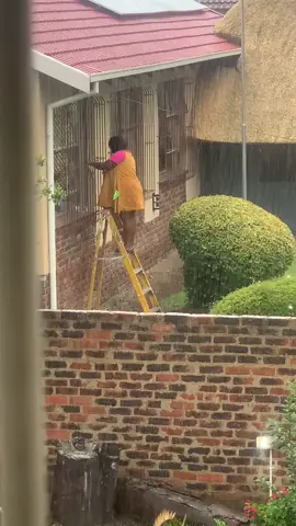 Idk what my neighbour was going through but it can’t be that deep 😭😭😭 #fyp #satiktok🇿🇦 #humour 