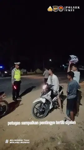 Patroli KRYD Polsek Ukui hari ini: edukasi keselamatan berlalu lintas, biar semua pulang selamat.  #PolsekUkui #KRYD #KeselamatanLaluLintas #TertibBerkendara #Pelalawan