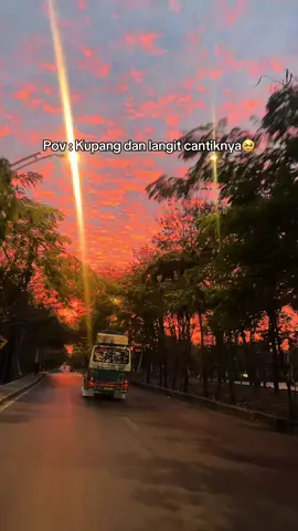 selalu ada cerita di setiap sudut kotanya🤍 #kupang #nttpride🏝🔥 #senja #sunset #aesthetic 