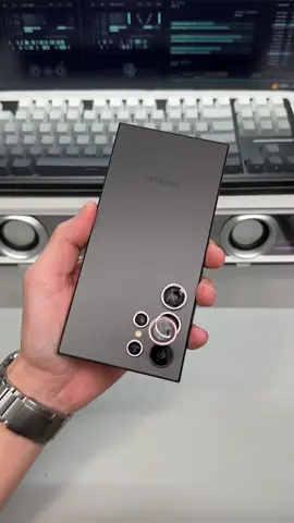 It’s officially Samsung’s moment. A lens-inspired case that blends premium protection with creator-level design—because your phone deserves to look as sharp as it shoots.  #SamsungSetup #PremiumCase #samsungphonecase 