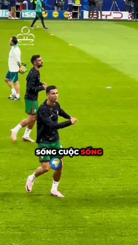 Một ngày bình thường của các GOAT Messi và Ronaldo trông như thế nào? 👀📈 #messi #ronaldo