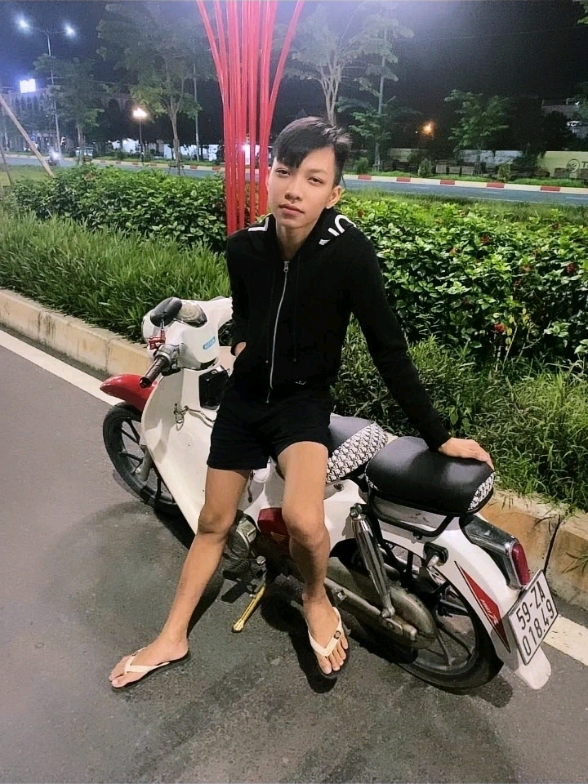 đi ngang xin 1 lời chúc ạ😘#luubataii #nhabe #viral #fyp #xhhhhhhhhhhhhhhhhhhhhhhh 