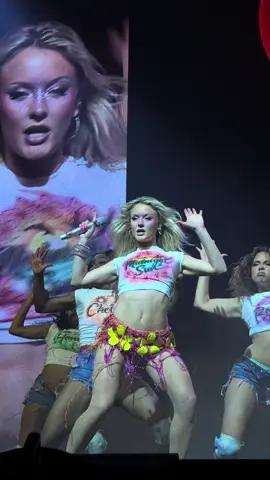 WOW live in Stockholm 28/11 @Zara Larsson #lushlife #zaralarsson #midnightsun 