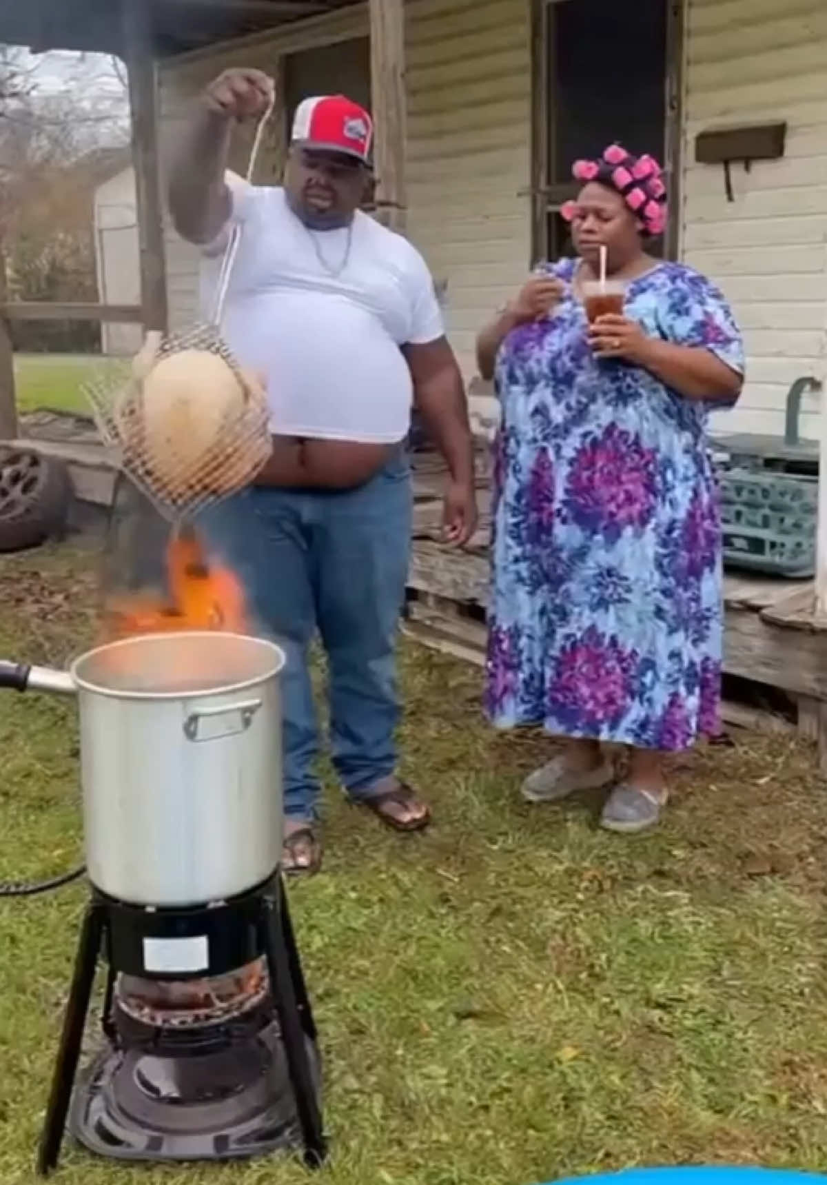 🤣HOW TO RUIN THANKSGIVING!😂 #fyp #ai #trending #viral #turkey 