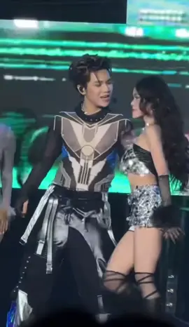 Mấy đồn ổng nhát gái nhiều quá h ông nhảy với gái lun 😃😃😃#captainboy #captainboybaytoiday #miniconcertmatchammat #MATCHAMMAT @CAPTAIN BOY 