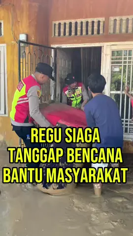 Sabtu, 29 November 2025 Tim Regu Siaga Tanggap Bencana Polres Padang Pariaman melakukan aksi membantu membersihkan rumah masyarakat yang terkena Bencana Banjir dan Longsor yang berlokasi di Asam Pulau Nagari Anduring Kecamatan 2x11 Kayu Tanam. Kegiatan tersebut dipimpim oleh Kasubagbegpa AKP Nurdisal dan Kasat Binmas IPTU Sudirman S. Sos, M.Si beserta personil Polres Padang Pariaman.
