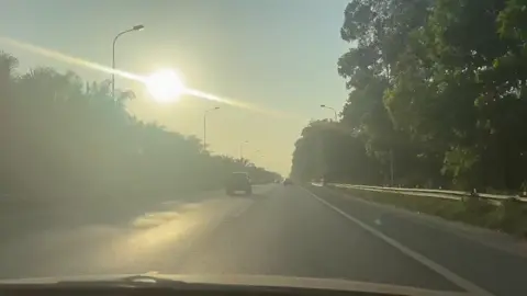 Mong rằng ,trên đường về nhà ,người vẫn kịp ngắm những chiều hoàng hôn…