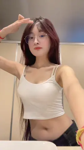 គល់ឈេីសោះ🙂