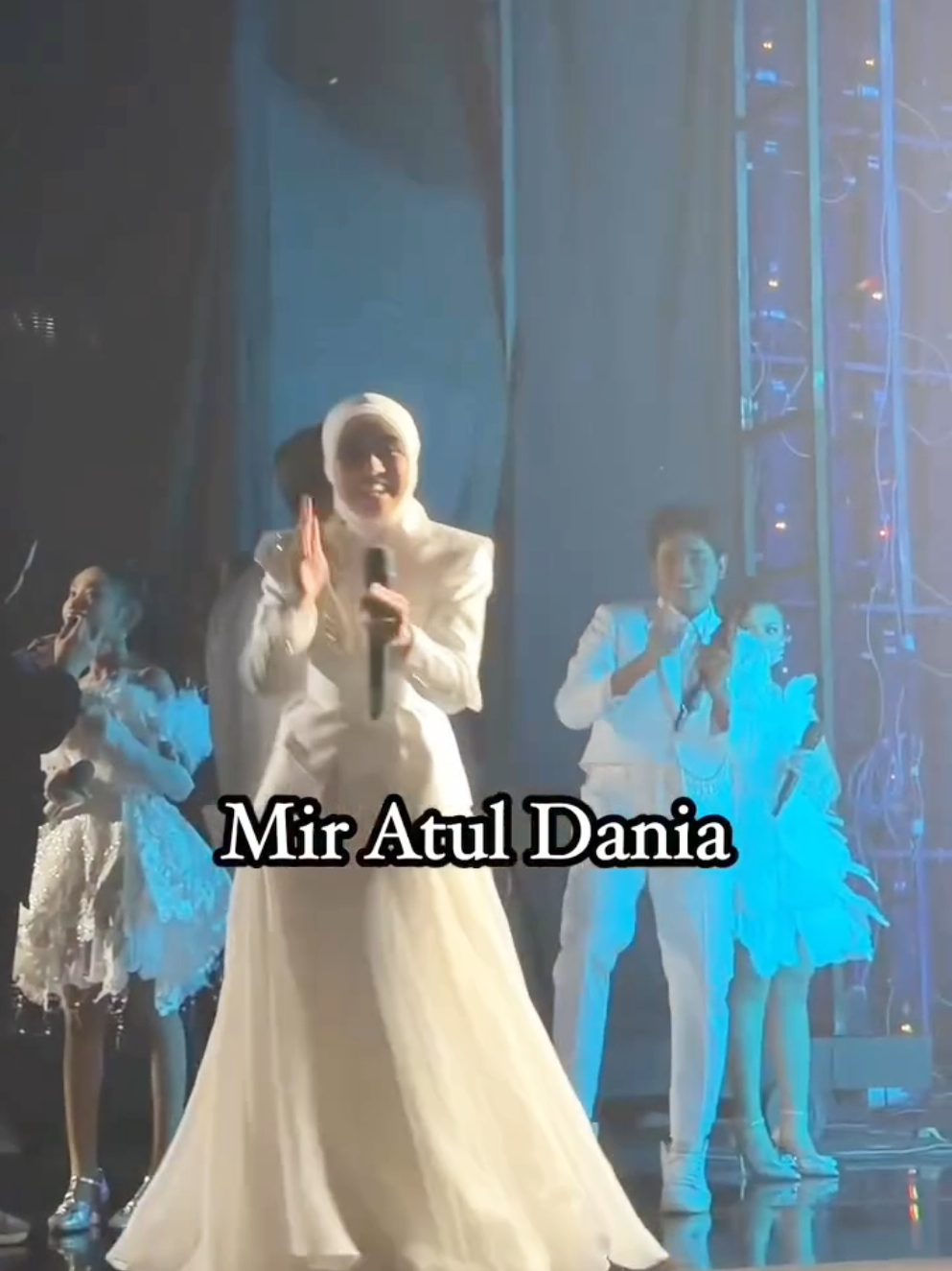 mila joget2 diliatin pak ketua #milen #valenda7 #milada7 