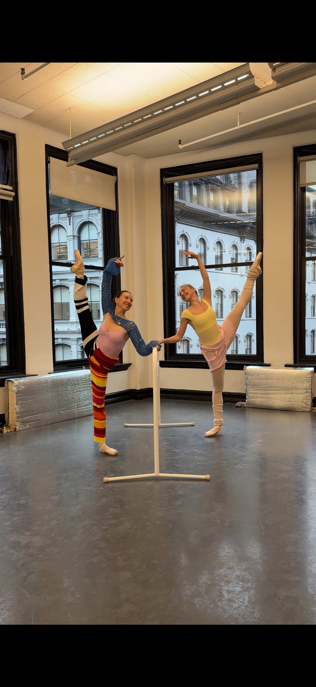 Does anyone know what demi bras is? bc I don’t 😭 💕💕 @Luna Montana 