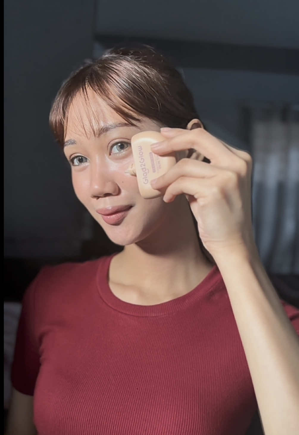 Trying out the new @Glad2Glow.ph Flawless Blurring Skin Tint ✨ and its a 1000/10 my new go to 💖#skintint #g2gskintint #g2gph #glad2glow #skintintreview 