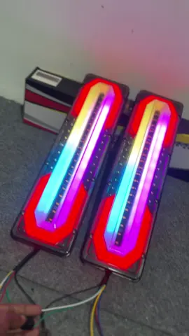 Stoplamp variasi truk 12/24v ukuran 46cm cocok digunakan semua jenis kendaraan , stok barang terbatas silahkan lansung cek melalui keranjang kuning dividio ya bosku #variasitruk #modifikasitruk #truksumatra #trukkalimantan #truksulawesi 