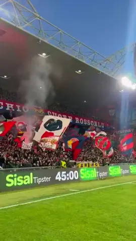 AVANTI GENOA, AVANTI GRADINATA NORD Il 12º uomo oggi alla prima vittoria in casa del campionato, contro il Verona (2-1) ❤️💙 #gradinatanord @GenoaCfc 