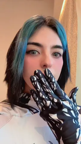 El celular salió del chat #spiderverse #venom #gwenstacy #bodysuit 