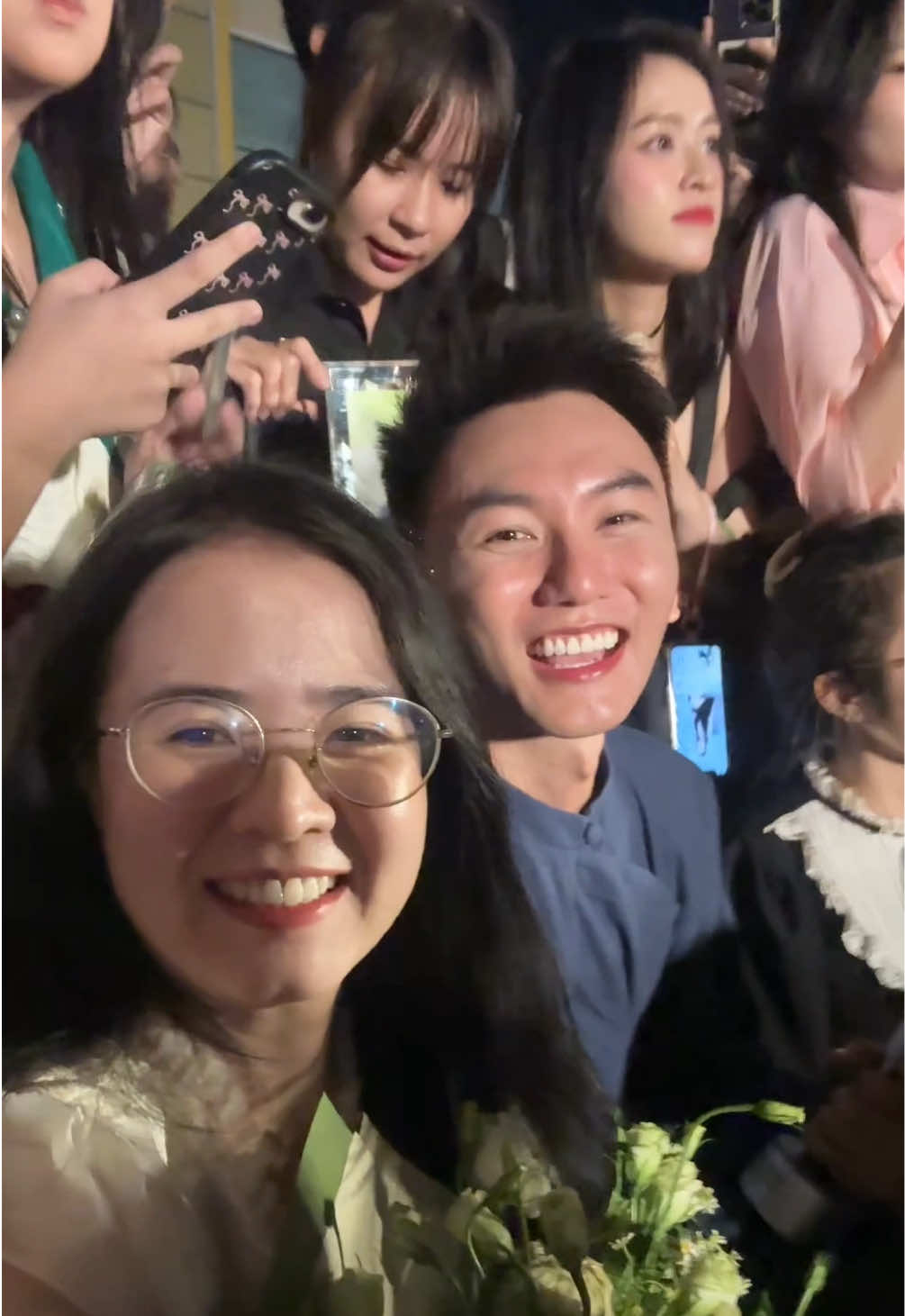 Chúc mừng anh Khoai Lang Thang lần thứ 2 được vinh danh là “Nhà sáng tạo nội dung của năm” 💙. #khoailangthang 