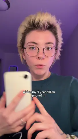 i feel like it makes sense 🥲 #iphone #iphone16e 