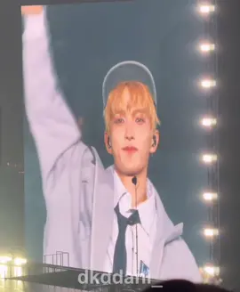 it’s always that damn prince bow😭 #dk #leeseokmin #seventeen 