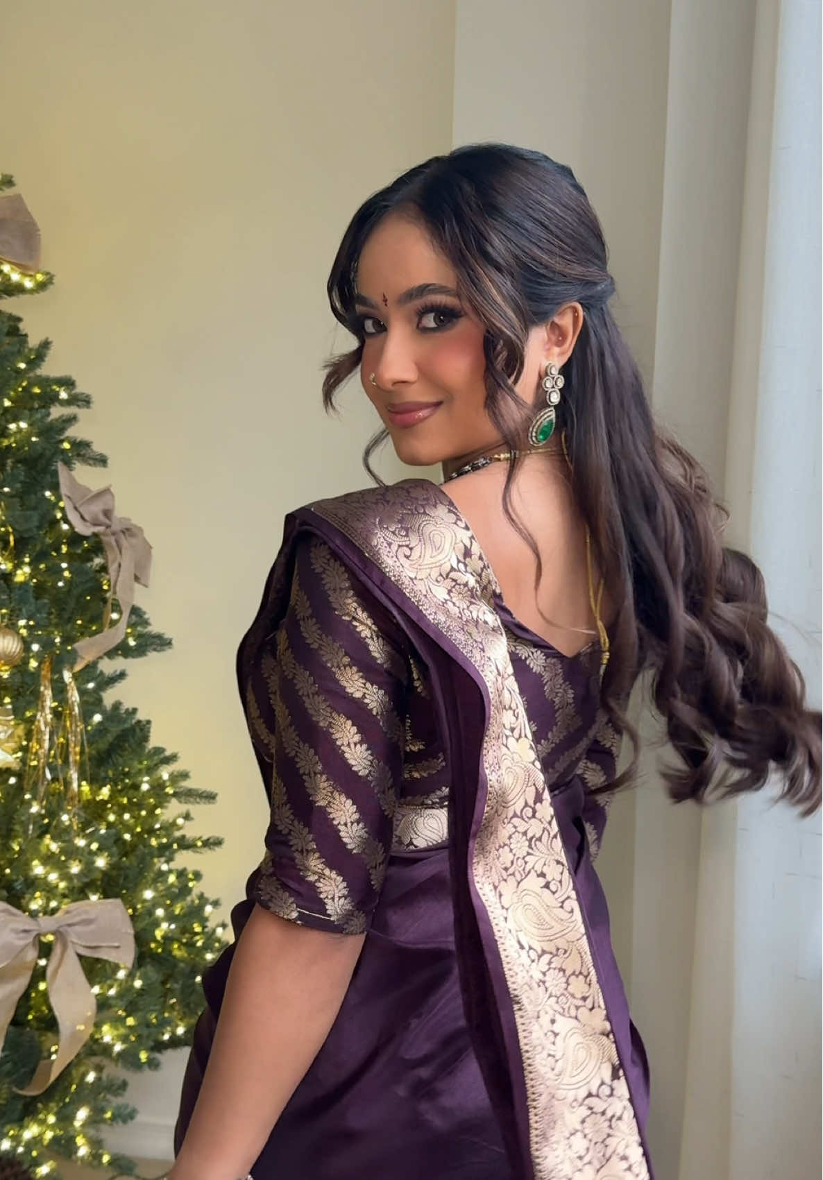 today’s outfit💁🏽‍♀️ - @kungumum Saree  @beautythreads_boutique Saree blouse  @Mangai.ca jewelry  #trend #southasianfashion #tamilgirl #browngirl #sareestyling