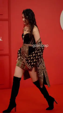 Krithi Shetty’s red-carpet aura > anything else tonight ✨🔥 #krithishetty #krithishetty_fc 