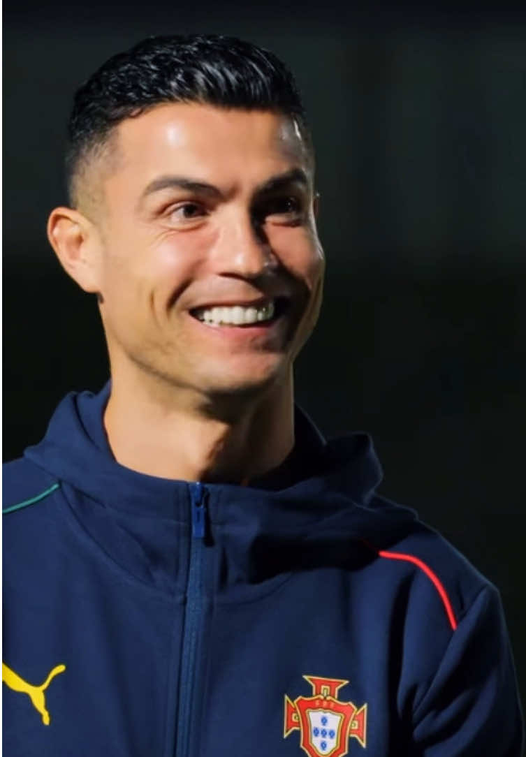 Cristiano Ronaldo vs um goleiro robô mais uma vez o homem e uma maquina 