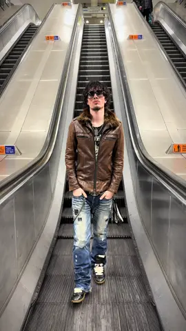 made everyone late to work 😒                                                                             .                                                                                   .                                                                                . #fashion#swag#fyp#desires#styleinspo @cozyraf 