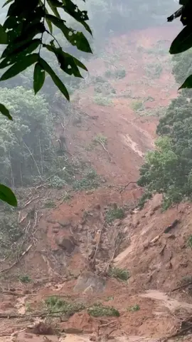 රබුක්කන පරපේ සහ ගගේ කුබුර ග්‍රාමයන් නාය ගිහින් | Rambukkana - Parape and Gangekumbura Landslide #flood #landslide #staysafe #srilanka #foryou 