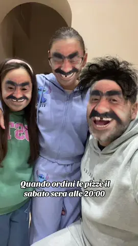 Quando ordine le pizze sabato sera  alle 20:00 🕗 #hahaha😂😂😂  #laprincipessagioia 