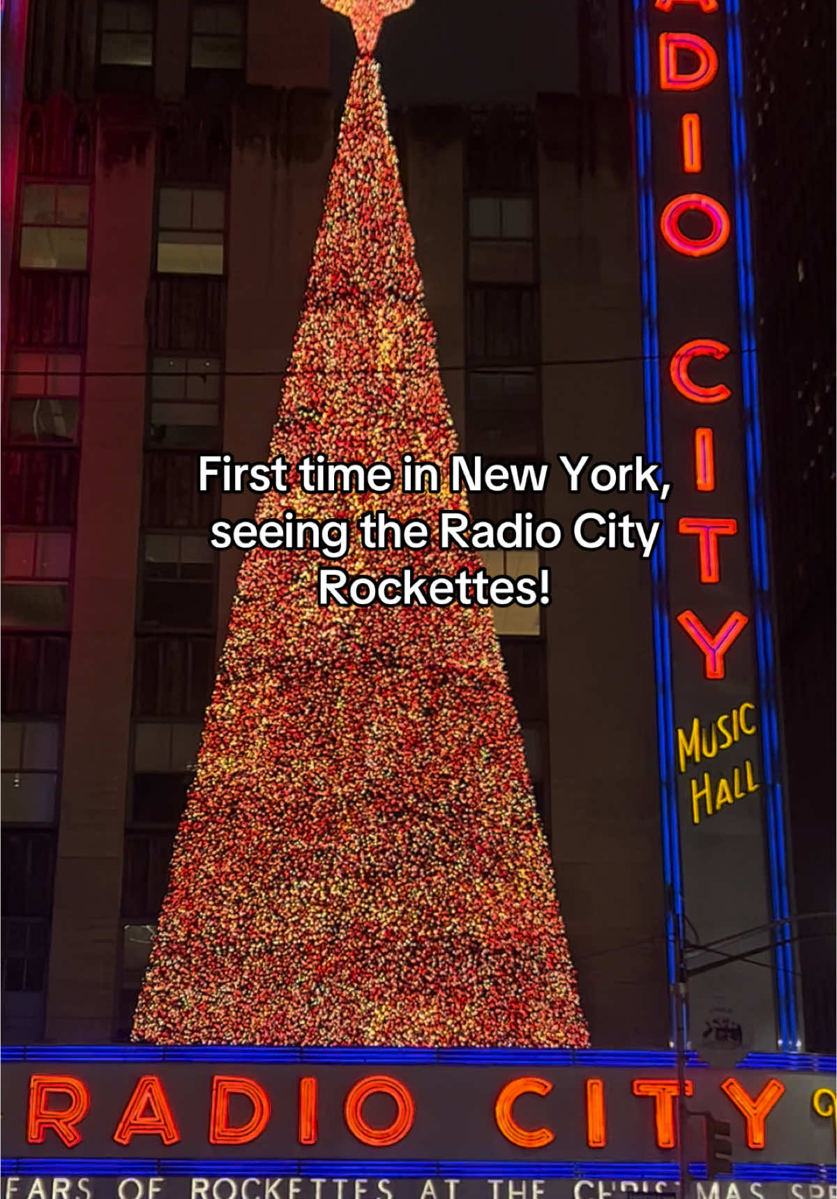 My first time in New York, and I went to see the Radio City Rockettes Christmas Spectacular 😍🎄#newyork #radiocityrockettes #christmasinnewyork 