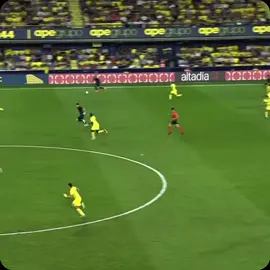 Yamal a les meilleurs extérieurs du monde ?  #yamal #fcbarcelona🔵🔴 #trivela 