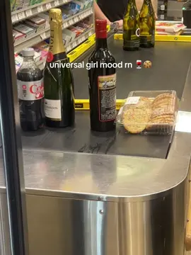 Apparently all the girlies are staying in for their Saturday night with wine and cookies 🥹✨ 