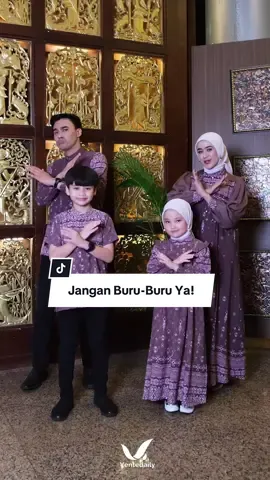 Pelan-pelan nikmati weekend ini tapi di kepala tetep kepikiran mau check out Janitra Family kapan ya 👀 Udah ada yang kebagian? 😍 #inspiredyourdailyoutfit #rekomendasisarimbit #sarimbitlebaran #lebaran2026 