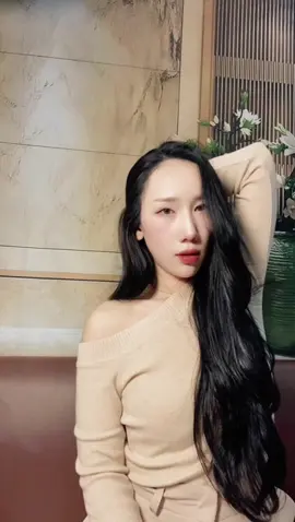 #เสื้อปาดไหล่แขนยาว #เสื้อปาดไหล่แฟชั่น #พิกัดเสื้อผู้หญิงสวยๆ 