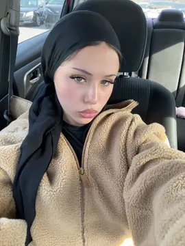 Doll face #hijabioutfits #makeup #dollface #inspo #girlsmakeup 