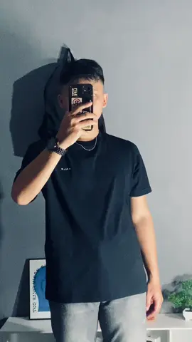 Kaos keren dari @Kale 😍 #kaospolos #kaleclothing #kaoshitam #outfitsimple #fyppppppppppppppppppppppp 