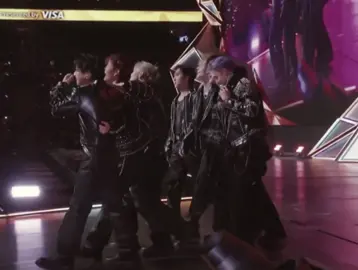 Solo sorrisi e vittorie meritate, come oggi. Cuore pieno di fierezza.❤️  #straykidsstay #straykids #straykidsedit #skz #stay #skzedit #straykidseverywhereallaroundtheworld #bangchan #felix #leeknow #hyunjin #seungmin #changbin #jeongin #jisung 