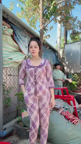 Mẫu mới..mẫu mới .trua nay 12h gặp em nha 😊❤️