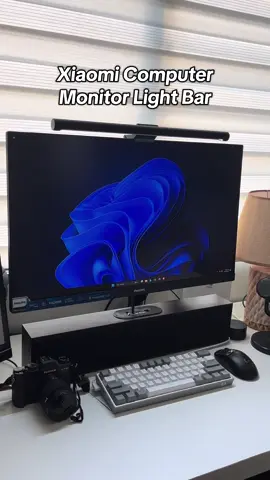 ✨ Xiaomi Monitor Light Bar perfect para sa late night editing, gaming, or trabaho! Hindi masakit sa mata, walang screen glare, at super linis tignan sa setup. Sakto para sa mga minimalist at gusto ng clean desk vibes. 🤩✨ #xiaomilightbar #monitorlightbar #desksetupph #workfromhomeph #deskaccessories work from home essentials