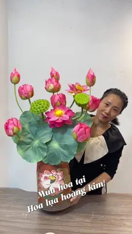 #Senquanamcaocap.  Cả nhà cùng cắm sen với e ak .Mê sen quá trời các bác ơi 🌺🌺🌺#Hoaluahoangkim #hoaluacaocap #xuhuong 