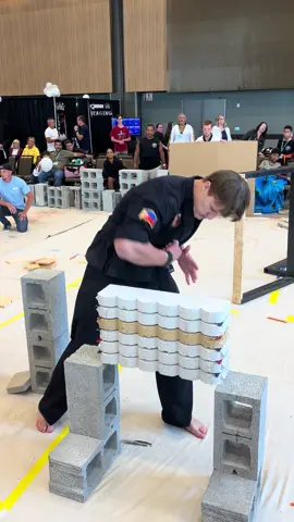 ISKA Lightweight Breaking Champion, CJ Murphy DESTROYS a regular sized 2x4 with his shin!!!!  #martialarts #karate #taekwondo #combatsports #powerful 