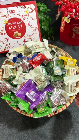 Lương khô mix 13 vị thơm ngonnnnn #taphoaloanloan #luongkho #luongkhomixvi #luongkhomini  @Tạp hóa Em Loan 