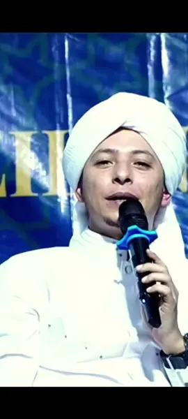 ibadah itu bukan hanya sekedar sholat 5 waktu tapi menyenangkan hati orang lain pun termasuk ibadah 🤗🙏