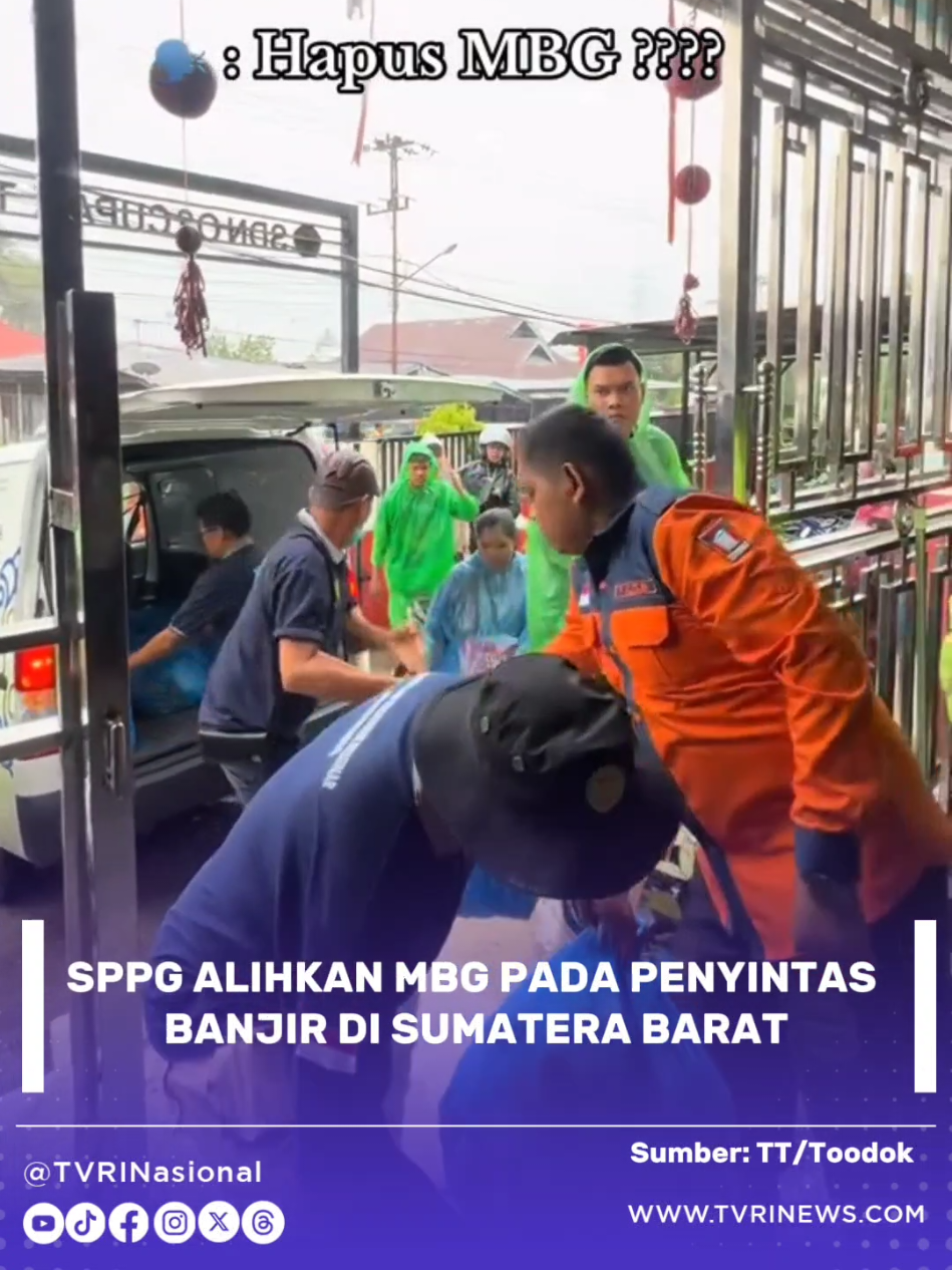 SPPG mengalihkan pendistribusian Makan Bergizi Gratis (MBG) kepada para penyintas banjir di Sumatera sebagai bentuk tanggap darurat dan kepedulian terhadap warga terdampak. Bantuan makanan langsung disalurkan ke pos-pos pengungsian untuk memastikan kebutuhan gizi para penyintas—terutama anak-anak dan lansia—tetap terpenuhi di tengah masa sulit. Semoga bantuan ini meringankan beban dan mempercepat proses pemulihan warga yang terdampak bencana. #MBG #TVRINasional #PenangananBencanaAlam 