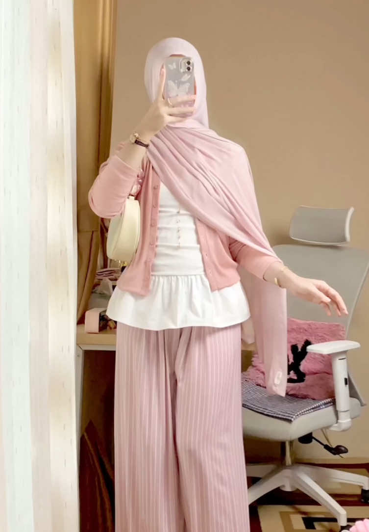 gemeyyy😖💗 #OOTD #celana #celanapanjang #kallyoutfit 