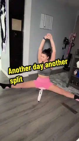 This hurt today 😖 #splitmachine #flexible #flexibility #stretching #gymnast 
