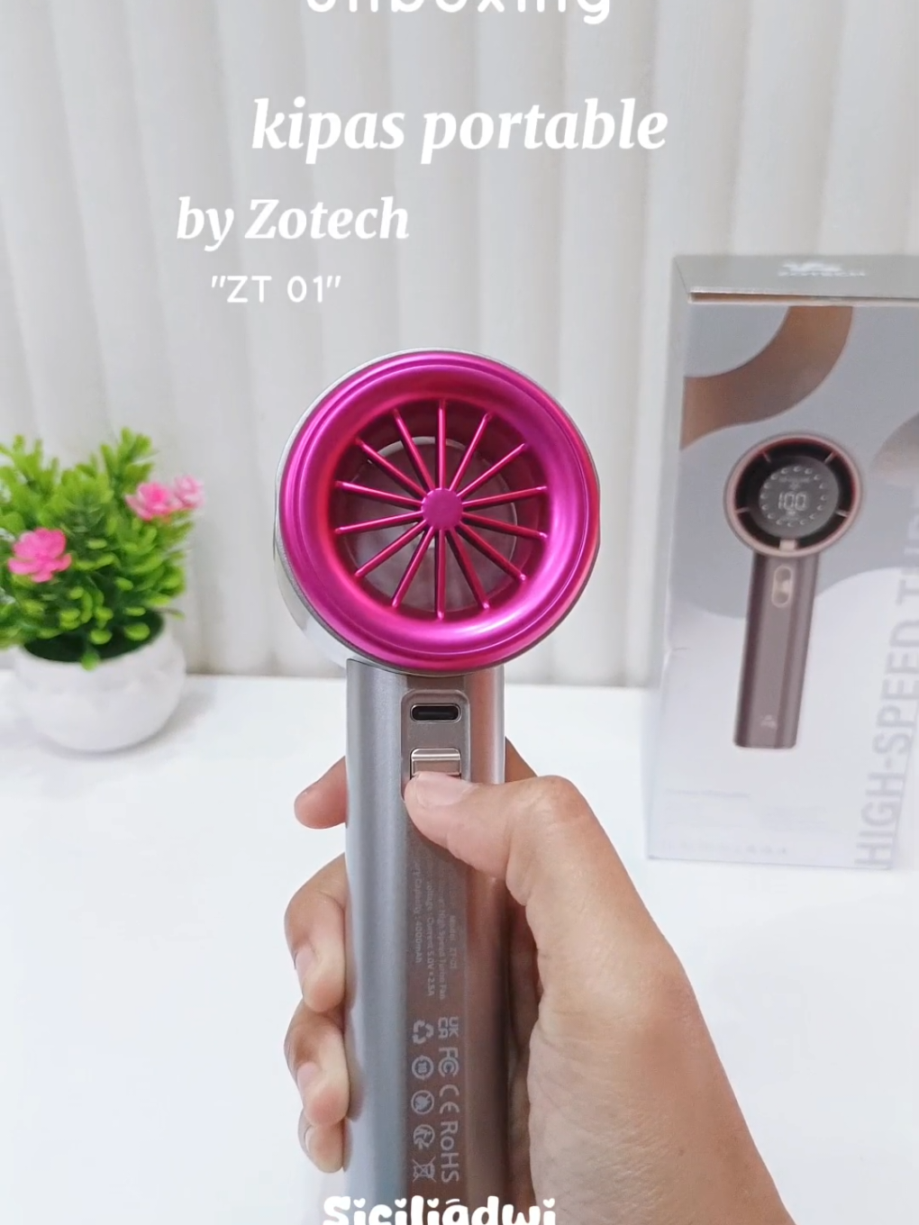 Kipas portable dari zotech anginnya kenceng, batreinya juga awet😍 #zotech #kipasportable #fyp 